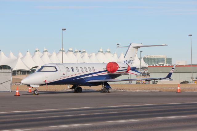 Learjet 40 (N610FX)