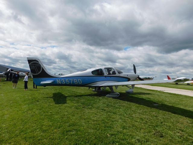 Cirrus SR-22 (N357BD)