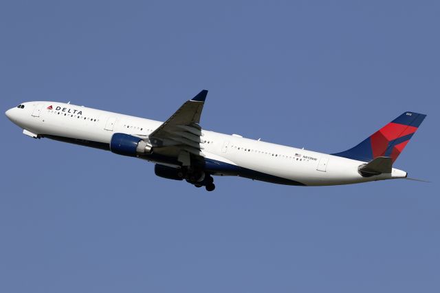 Airbus A330-300 (N813NW)