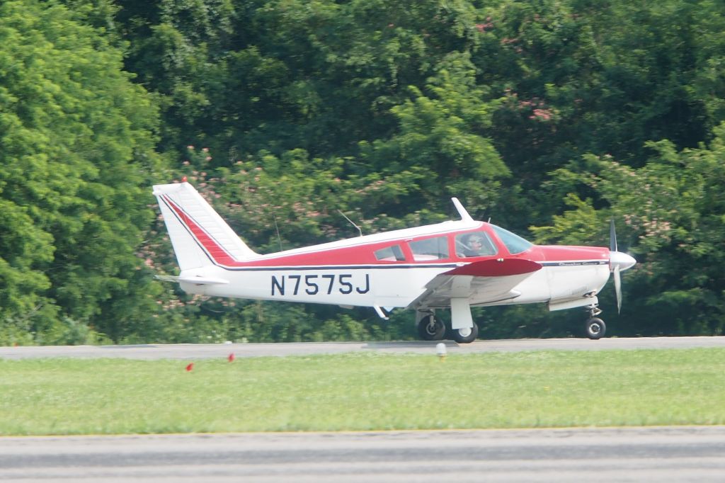 Piper Cherokee (N7575J)