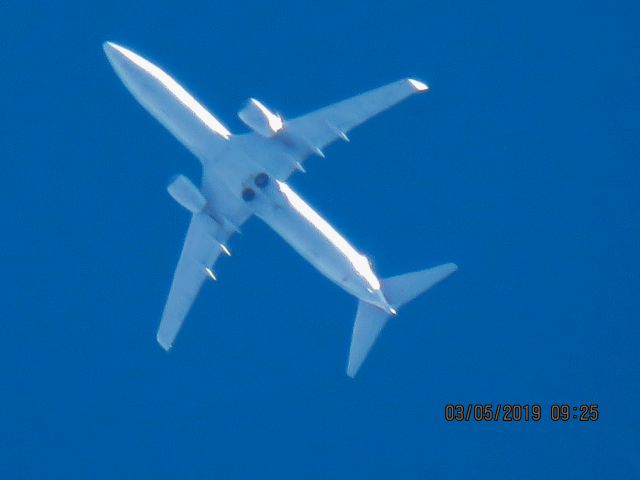 Boeing 737-800 (N922AN)