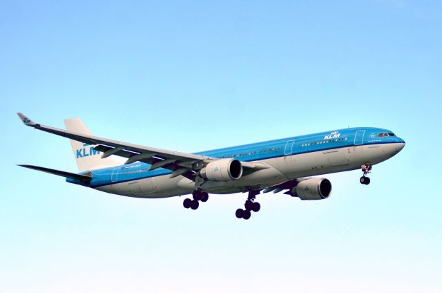 Airbus A330-300 (PH-AKA)