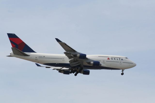 Boeing 747-400 (N668US)