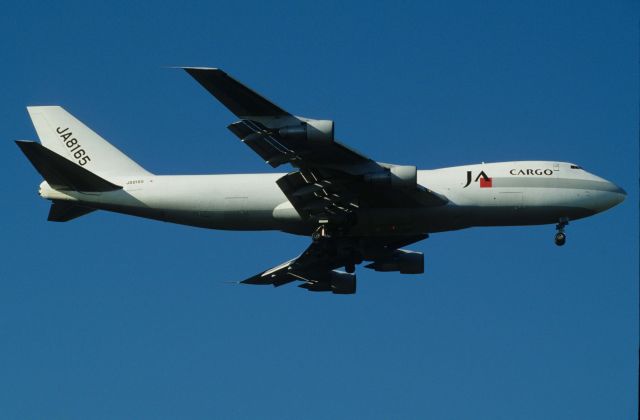 Boeing 747-200 (JA8165) - Final Approach to Narita Intl Airport Rwy34L on 1996/10/27