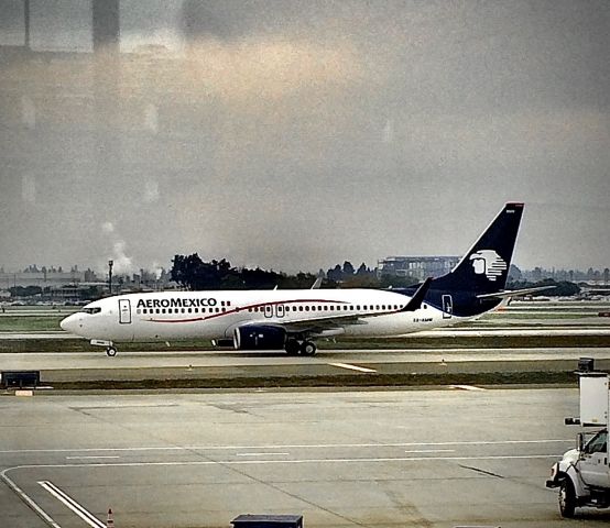 Boeing 737-800 (XA-AME) - AMX 738 taxiing at KSJC in November, 2019