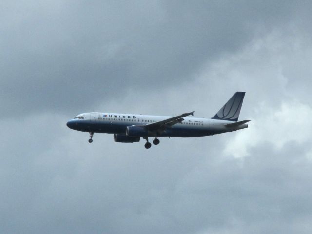 Airbus A320 (N474UA)