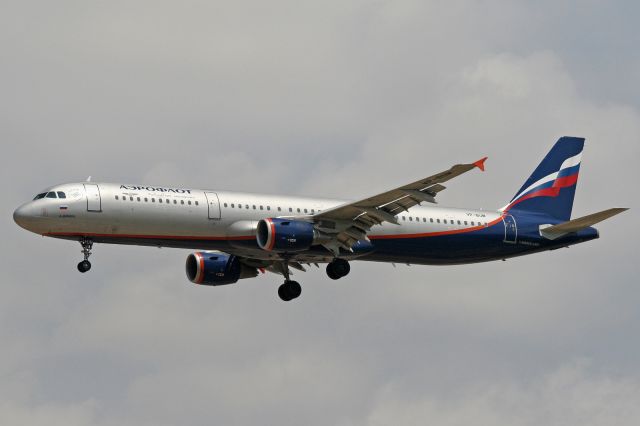 Airbus A321 (VP-BUM)