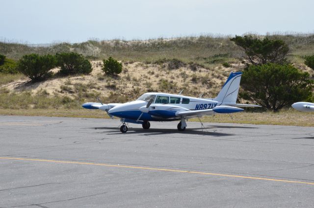 Piper PA-30 Twin Comanche (N8971Y)