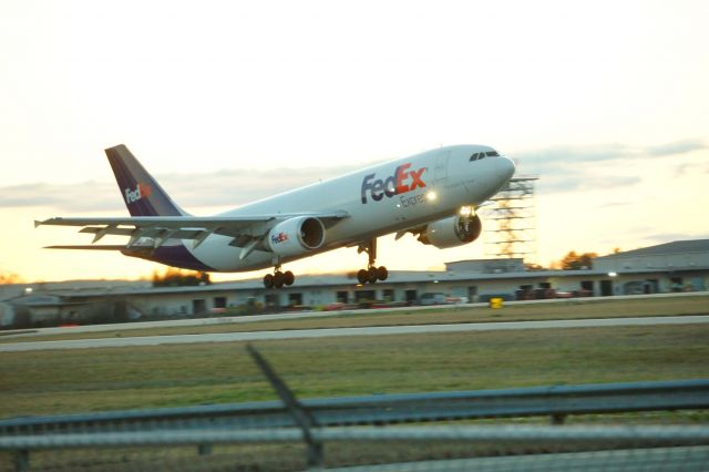 N673FE — - 3-2-2024 Fedex A300 Landing With  Another Load in GSO