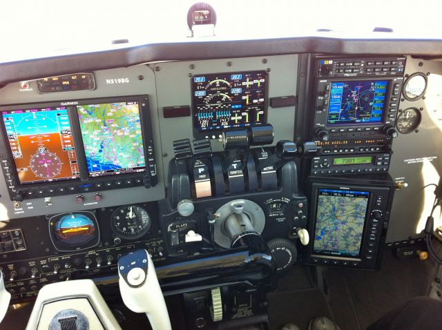 Beechcraft 55 Baron (N519BG) - G500, JPI960, G530, G696 AND MORE!