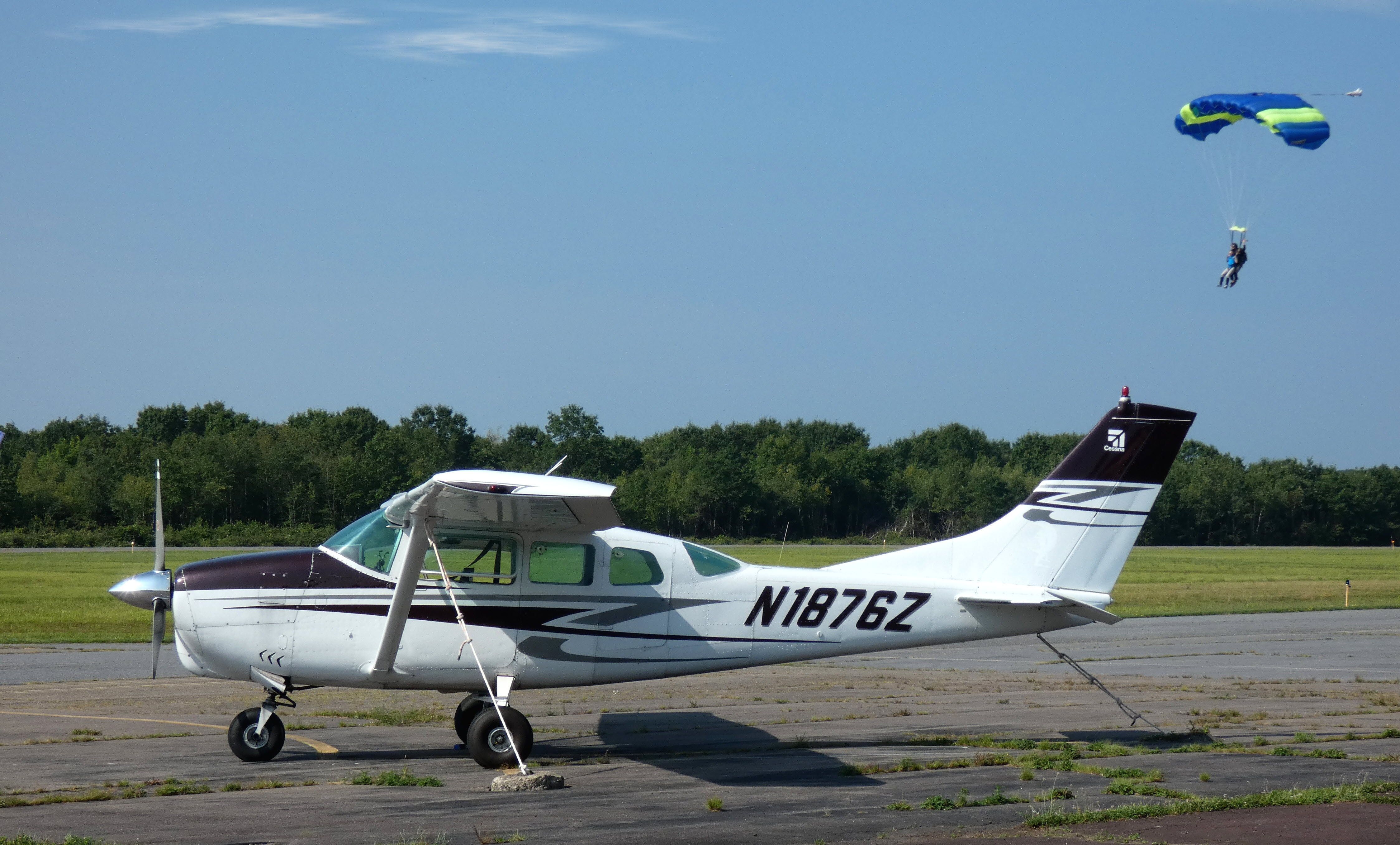 Cessna 205 (N1876Z) - Catching some tarmac time is this 1962 Cessna 205 Centurion in the Summer of 2023. 8/6/2023