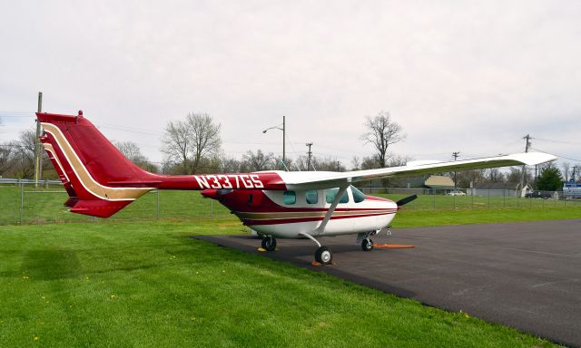 Cessna Super Skymaster (N337GS) - Cessna 337G Super Skymaster N337GS in Middletown 