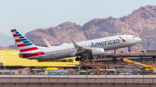 Boeing 737-800 (N945NN)