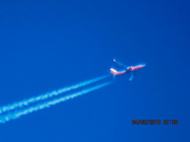 Boeing 737-700 (N7812G)
