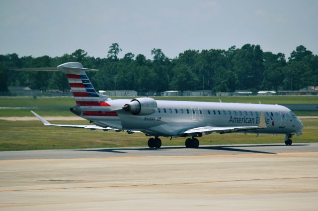 Canadair Regional Jet CRJ-900 (N588NN)