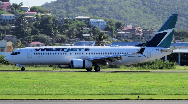 Boeing 737-800 (C-FKRF)