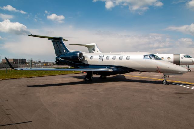 Embraer Phenom 300 (G-HNPN)