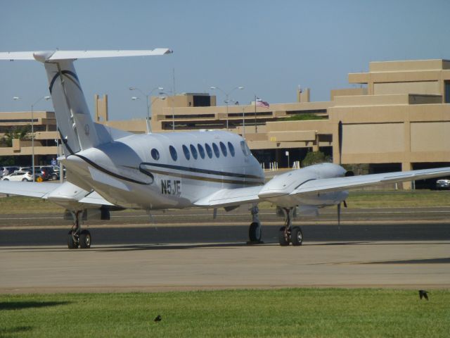 Beechcraft Super King Air 300 (N5JE)