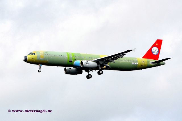 D-AVZZ — - Airbus A321_D-AVZZ returning to Hamburg-Finkenwerder base from test flight