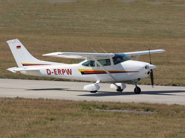 Cessna Skylane (D-ERPW) - I used to fly this aircraft out of Cologne, Germany (EDDK). The paint scheme was brown and red before. Not my photo - no copyright infringement intended.