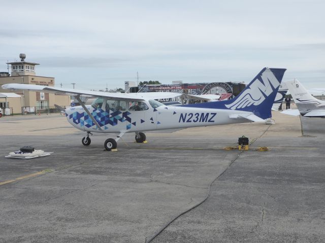 Cessna Skyhawk (N23MZ)