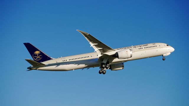 Boeing 787-9 Dreamliner (HZ-ARA) - BOE603 makes a missed approach to Rwy 16R during its B2 flight on 1/8/16. (ln 376 / cn 41544). 