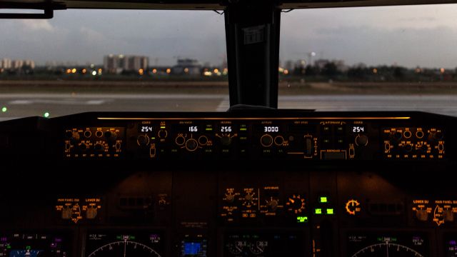 Boeing 737-900 (4X-EHA)