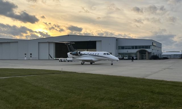 Embraer Phenom 300 (N80FE) - N80FE shortly before embarking on its flight to Naples, Fl (APF/KAPF). 12/14/21.