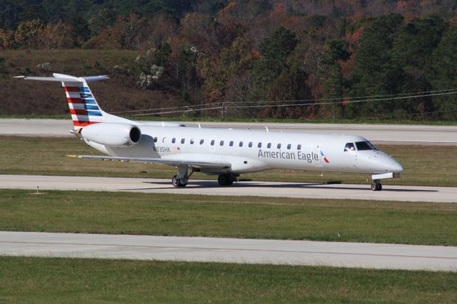 Embraer ERJ-145 (N835HK) - N835HK taxis out to runway 23R
