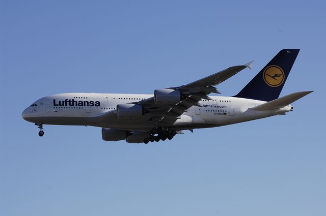 Airbus A380-800 (D-AIMJ) - Final Approach to Narita Intl Airport Rwy34L on 2012/12/11
