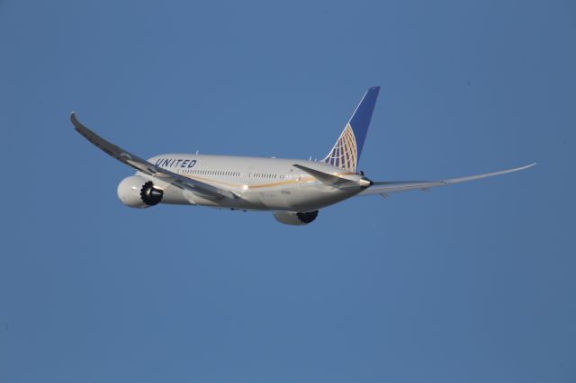 Boeing 787-8 (N27908)