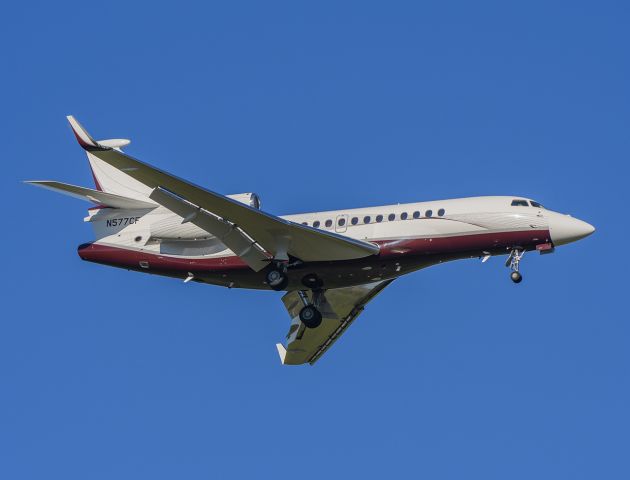 Dassault Falcon 7X (N577CF) - Arriving rwy 2L KDPA.