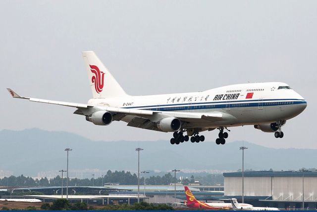 Boeing 747-200 (B-2447)