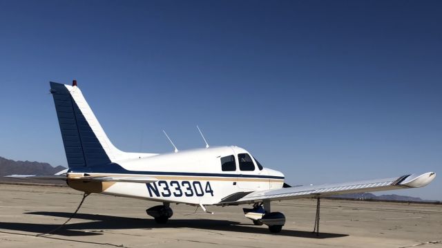 Piper Cherokee (N33304)