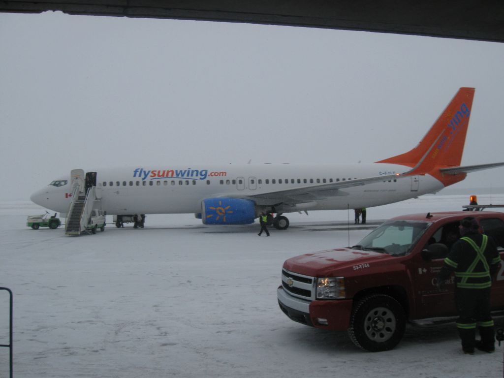 Boeing 737-800 (SWG414)