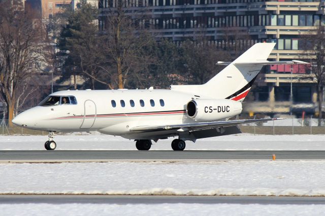 Hawker 800 (CS-DUC)