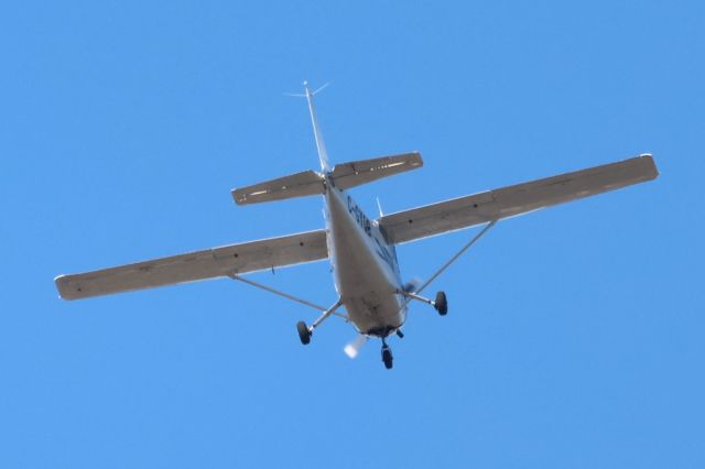 Cessna Skyhawk (C-GYQB) - C-GYQB Cessna Skyhawk 172-R Montreal Flying Club Inc. Altitude 518 Mètres Vitesse 182 km/H Survolant la ville de Lavaltrie QC. le 07-04-2024 à 14:56.