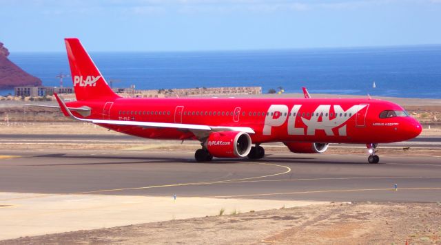 Airbus A321neo (TF-PLC)