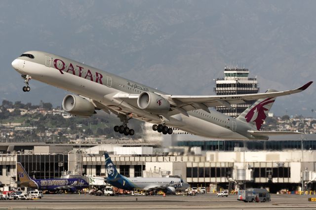 Airbus A350-1000 (A7-ANP) - 15th March, 2025:  Flight QR 740 Taking off from runway 25R at LAX for Hamad International in Doha.