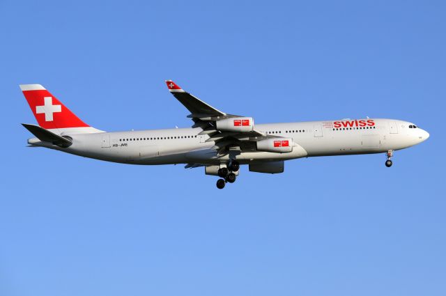 Airbus A340-300 (HB-JME)