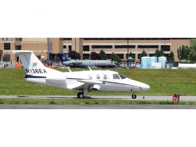 Eclipse 500 (N136EA)