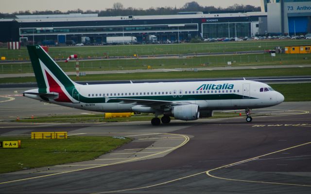 Airbus A320 (EI-DTH) - ITA Italia Trasporto Aereo (Alitalia) A320-216 cn3956 lsd from Icil; Old livery; 13-4-2022