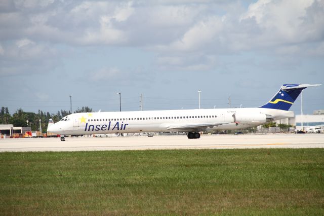 McDonnell Douglas MD-83 (PJ-MDE)