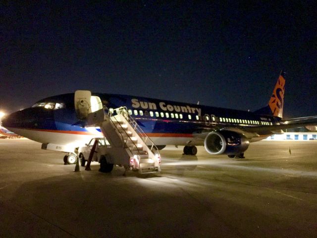 Boeing 737-800 (N815SY) - Charter flight