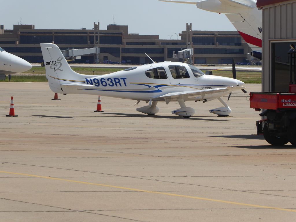 Cirrus SR-22 (N963RT)