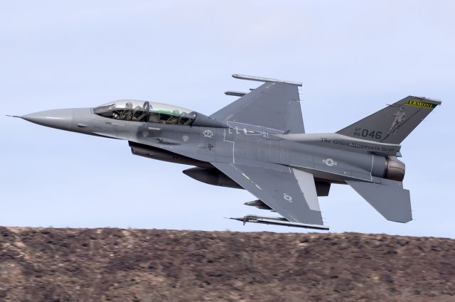 Lockheed F-16 Fighting Falcon (86-0046) - Through the Star Wars Canyon. Full Quality photo --> a rel=nofollow href=http://www.jetphotos.com/photo/8841135https://www.jetphotos.com/photo/8841135/a