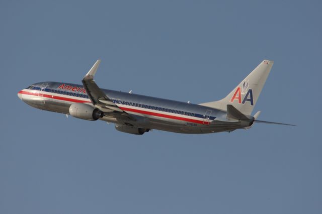 Boeing 737-800 —