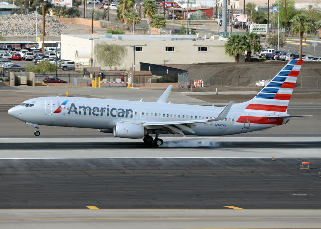 Boeing 737-800 (N967NN)