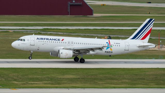 Airbus A320 (F-GKXQ) - A very rare appearance, arriving 31L from Pointe-a-Pitrebr /9/8/18