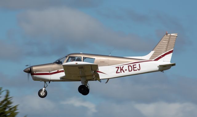 Piper Cherokee (ZK-DEJ) - Arriving from Taieri.